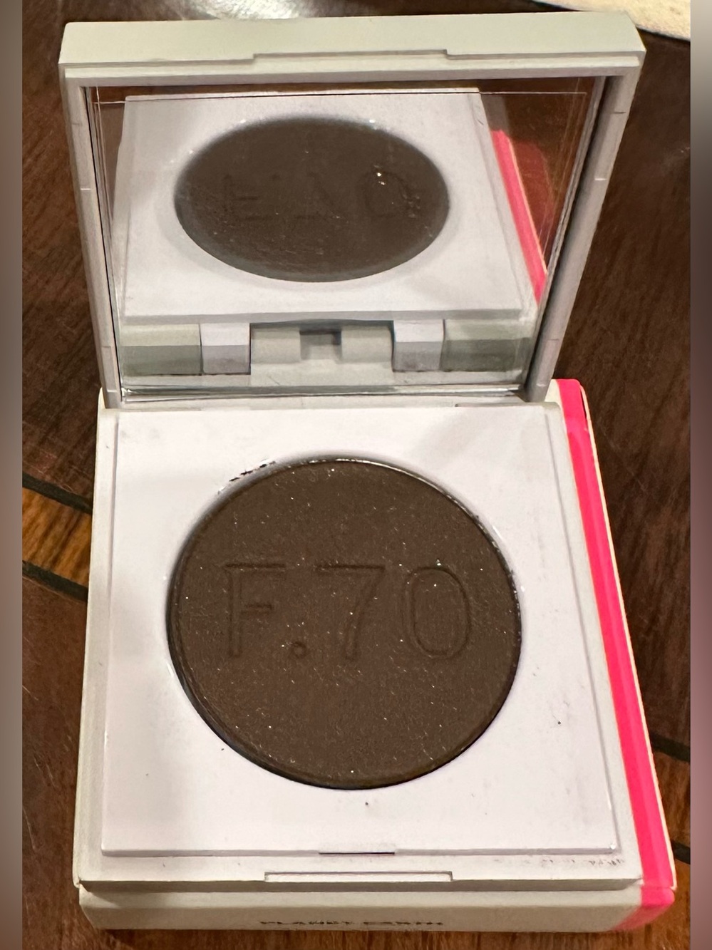Flyte 70 6 Pc Set w/3 Blush, Highlighter, EyeShadow & Cosmetic Case NEW in Boxes - Picture 7 of 11